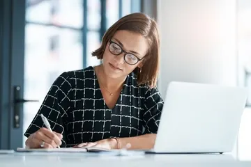 Bewerbung-Anschreiben-Formulierungen: 10+ Beispiele