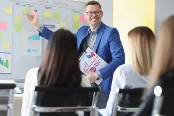 Kaufmännische Ausbildung: Berufe, Gehalt & Bewerbung