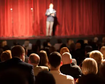Lebenslauf als Comedian: Muster, Vorlage & Tipps