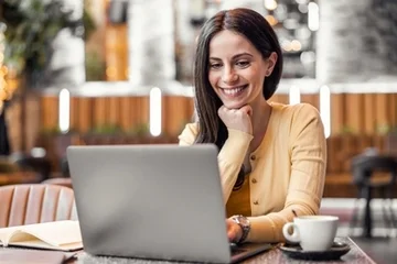 Bewerbung und Lebenslauf ab 50: Muster, Vorlage & Tipps